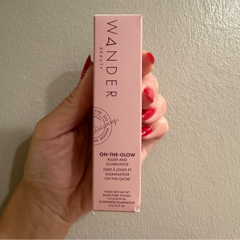Wander beauty NWT On-the-Glow Blush & Illuminator highlighter - Picture 2 of 7